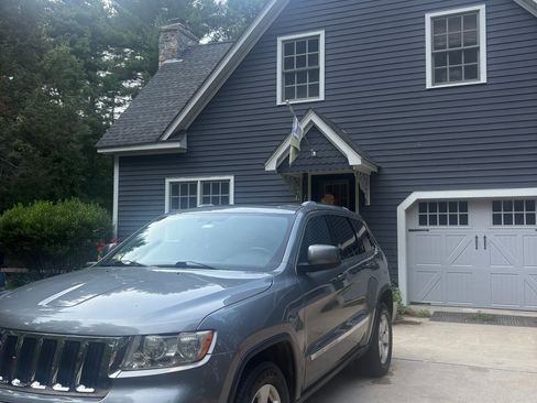 Used 2012 Jeep Grand Cherokee Laredo AWD/4WD image 4