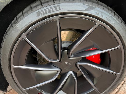 Used 2024 Tesla Model 3 Performance image 9