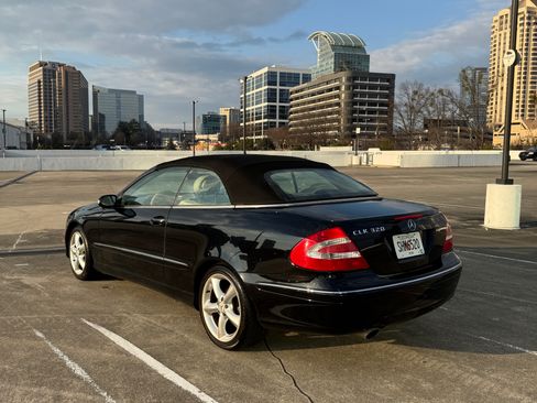Used 2005 Mercedes-Benz CLK 320 Cabriolet image 8