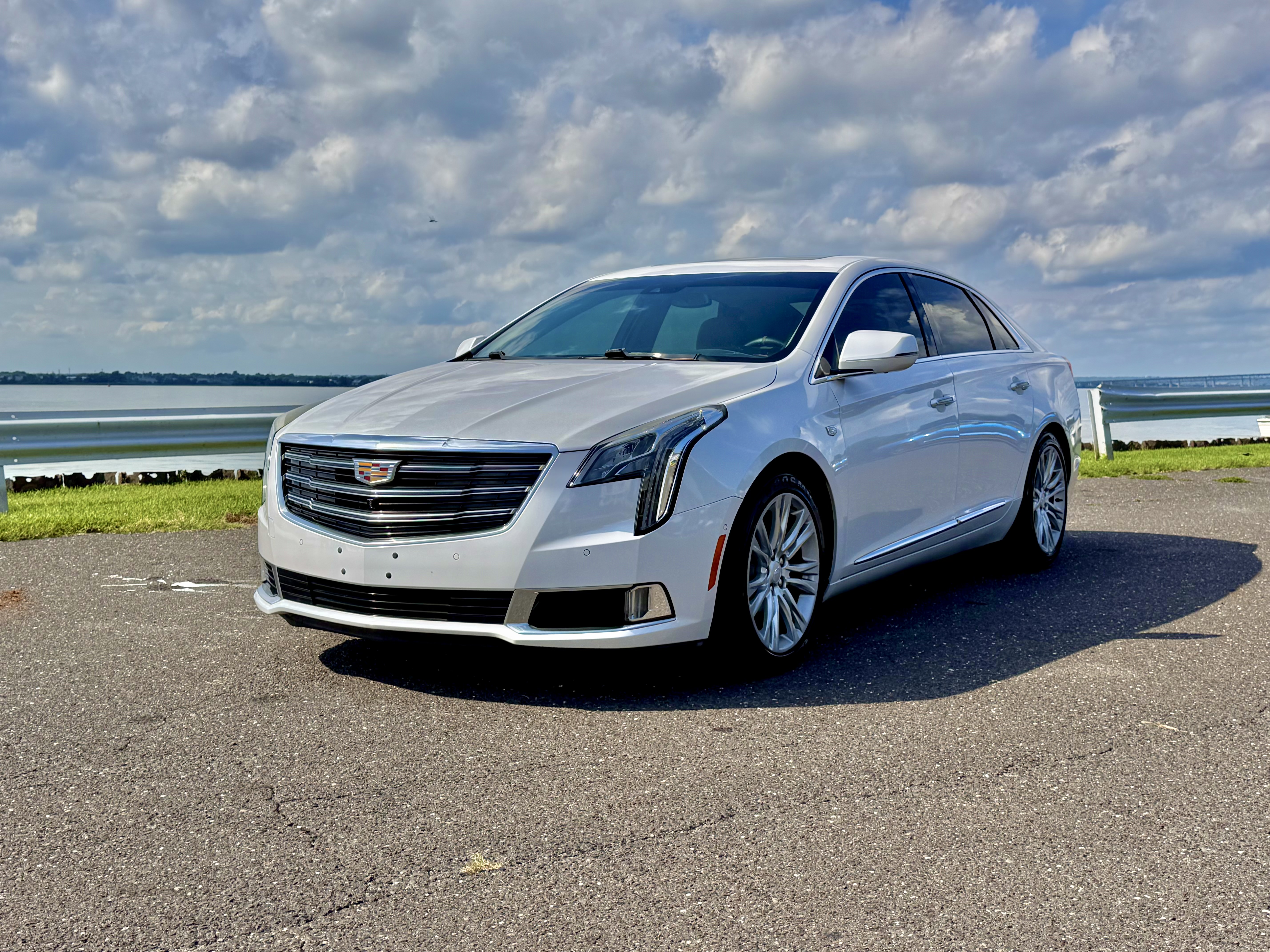 Used 2018 Cadillac XTS Luxury w/ Driver Awareness Package FWD image 2