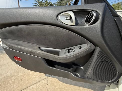 Used 2016 Nissan 370Z Touring image 18