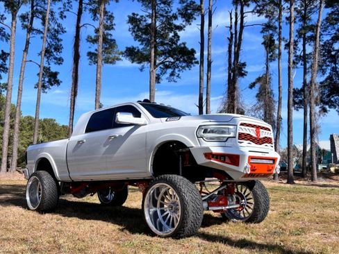 Used 2019 RAM 2500 Laramie w/ Chrome Appearance Group image 12