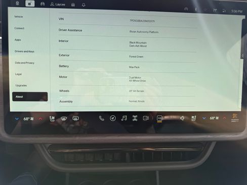 Used 2025 Rivian R1S Adventure image 15