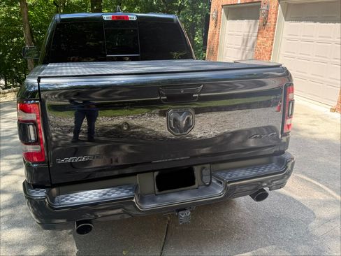 Used 2023 RAM 1500 Laramie AWD/4WD image 18