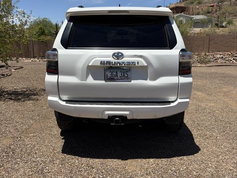 Used 2022 Toyota 4Runner SR5 Premium AWD/4WD image 8