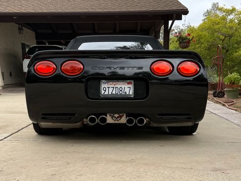 Used 2002 Chevrolet Corvette Convertible w/ Preferred Equipment Group2 RWD image 9