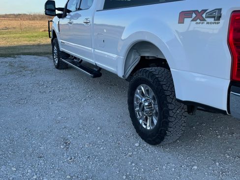 Used 2019 Ford F350 XLT w/ XLT Premium Package image 18