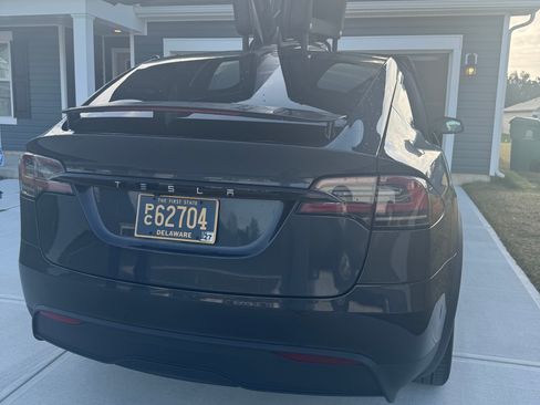 Used 2024 Tesla Model X image 15