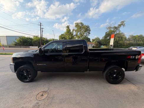 Used 2008 Chevrolet Silverado 2500 LTZ w/ Safety Package AWD/4WD image 2