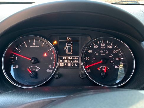 Used 2011 Nissan Rogue S image 17