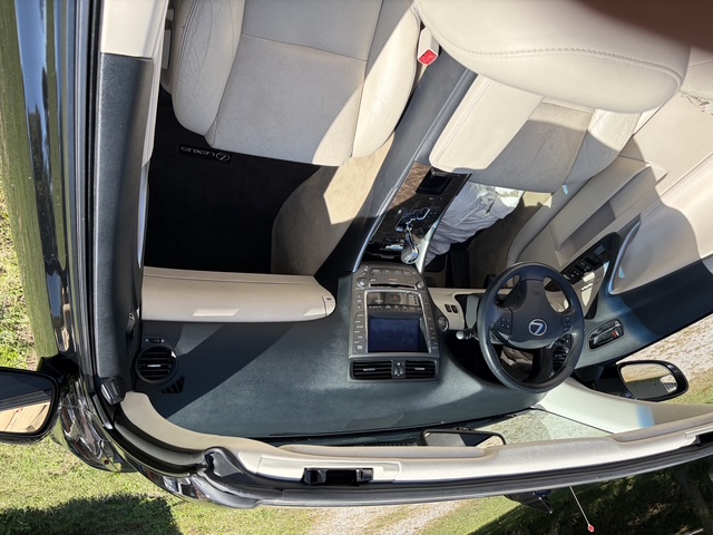 Used 2010 Lexus IS 350C RWD image 17