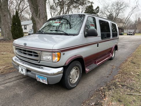 Used 2000 Ford E-150 and Econoline 150 Van image 12