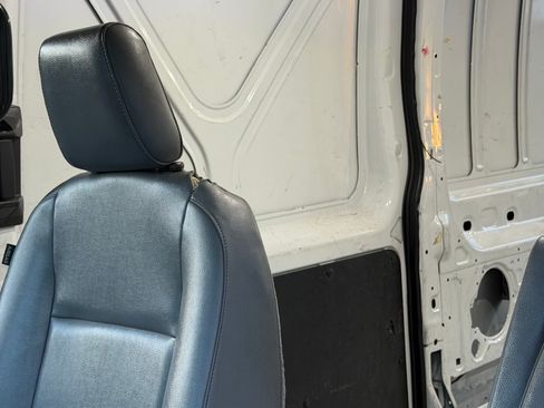 Used 2019 Ford Transit 250 148 Medium Roof image 9