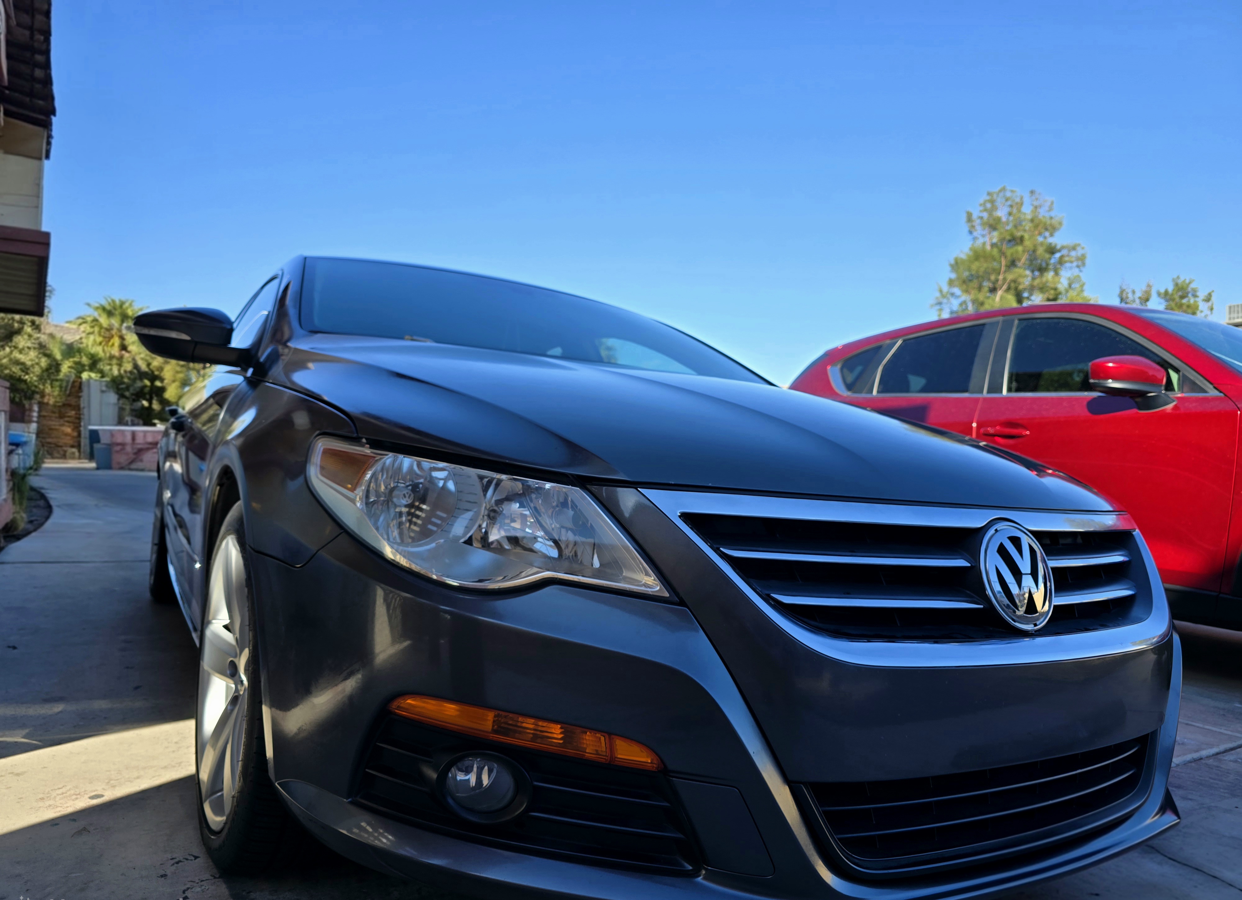 Used 2011 Volkswagen CC Lux Plus FWD image 1