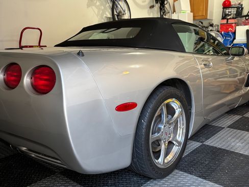 Used 2004 Chevrolet Corvette Convertible image 1
