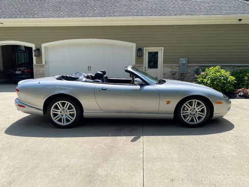 Used 2005 Jaguar XK R image 5