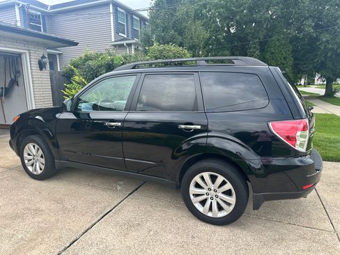 Used 2013 Subaru Forester 2.5X Limited AWD/4WD image 5