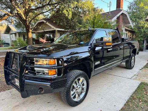 Used 2018 Chevrolet Silverado 2500 High Country w/ Duramax Plus Package image 1