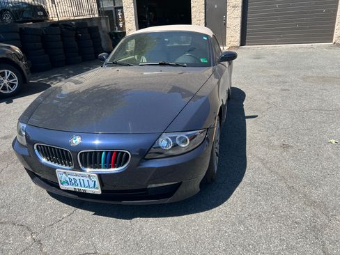 Used 2007 BMW Z4 3.0i RWD image 2