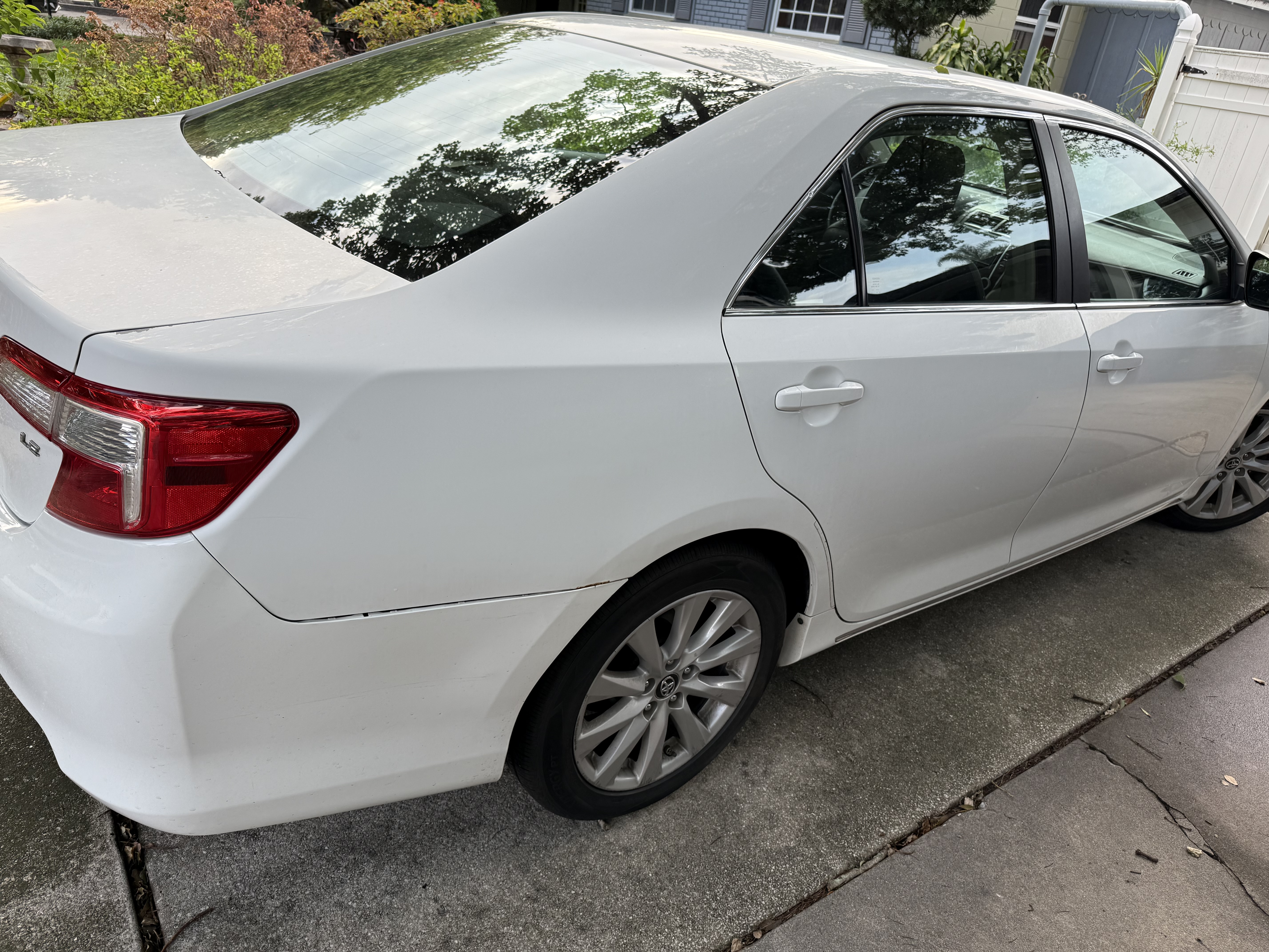 Used 2012 Toyota Camry LE FWD image 13