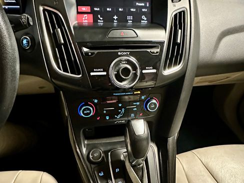 Used 2017 Ford Focus Electric Hatchback image 11