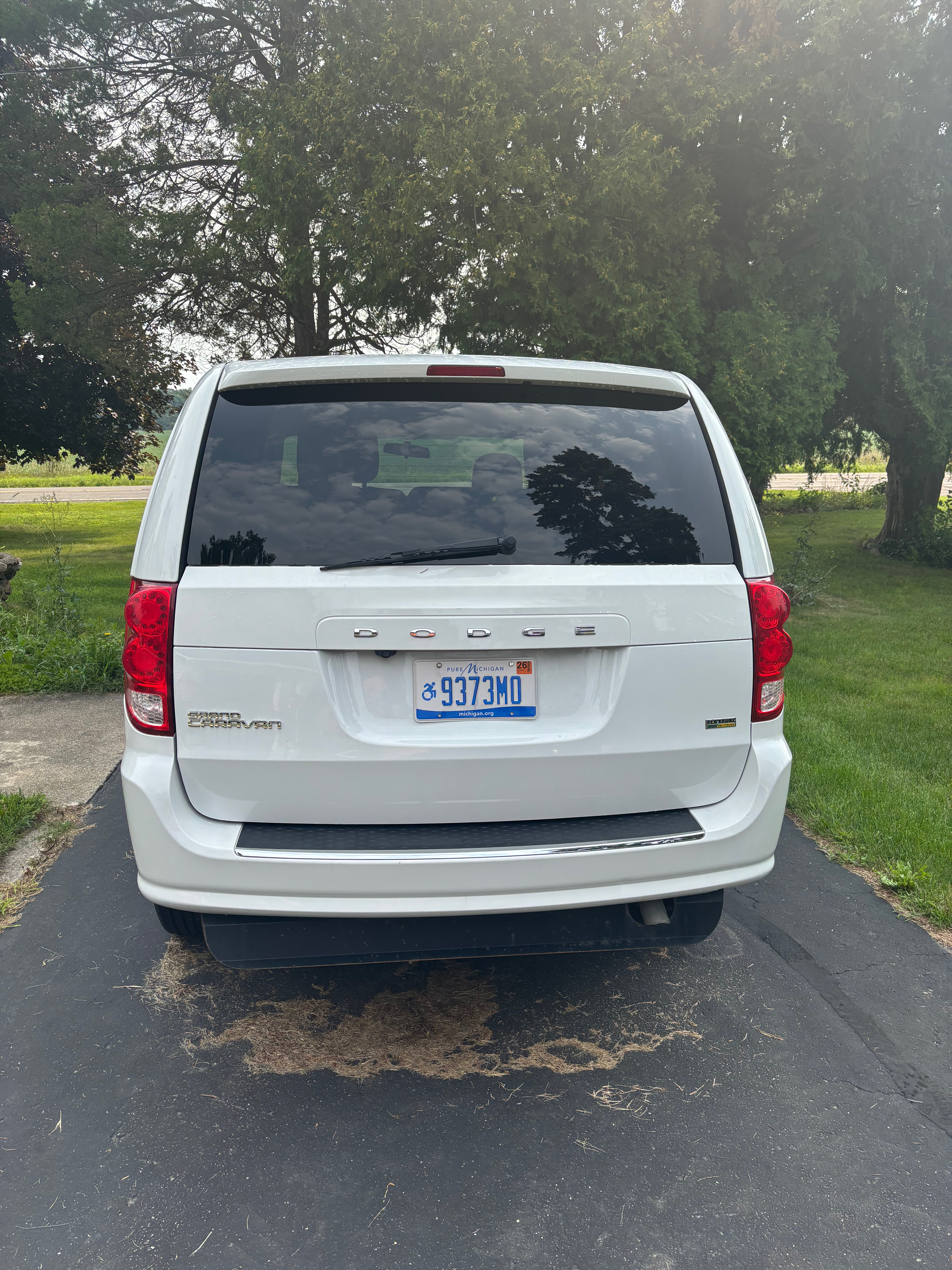 Used 2017 Dodge Grand Caravan SE w/ Power Window Group FWD image 2