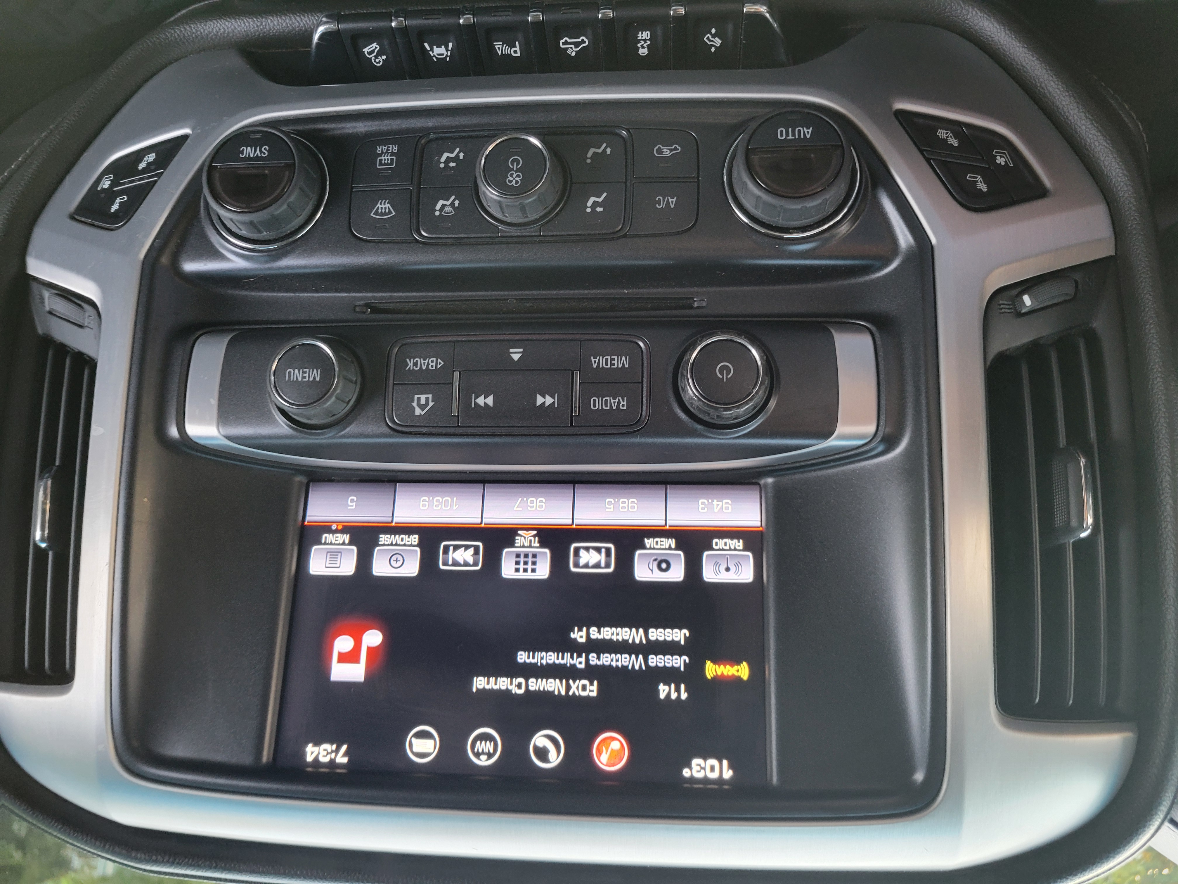 Used 2016 GMC Sierra 1500 SLT w/ SLT Premium Package AWD/4WD image 14