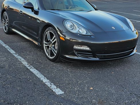 Used 2012 Porsche Panamera 4 image 1