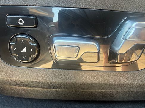 Used 2025 BMW X7 xDrive40i AWD/4WD image 14