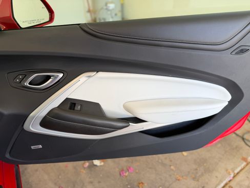 Used 2016 Chevrolet Camaro SS image 15