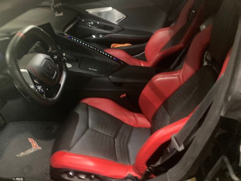 Used 2021 Chevrolet Corvette Stingray Premium Cpe w/ Z51 Performance Package RWD image 2