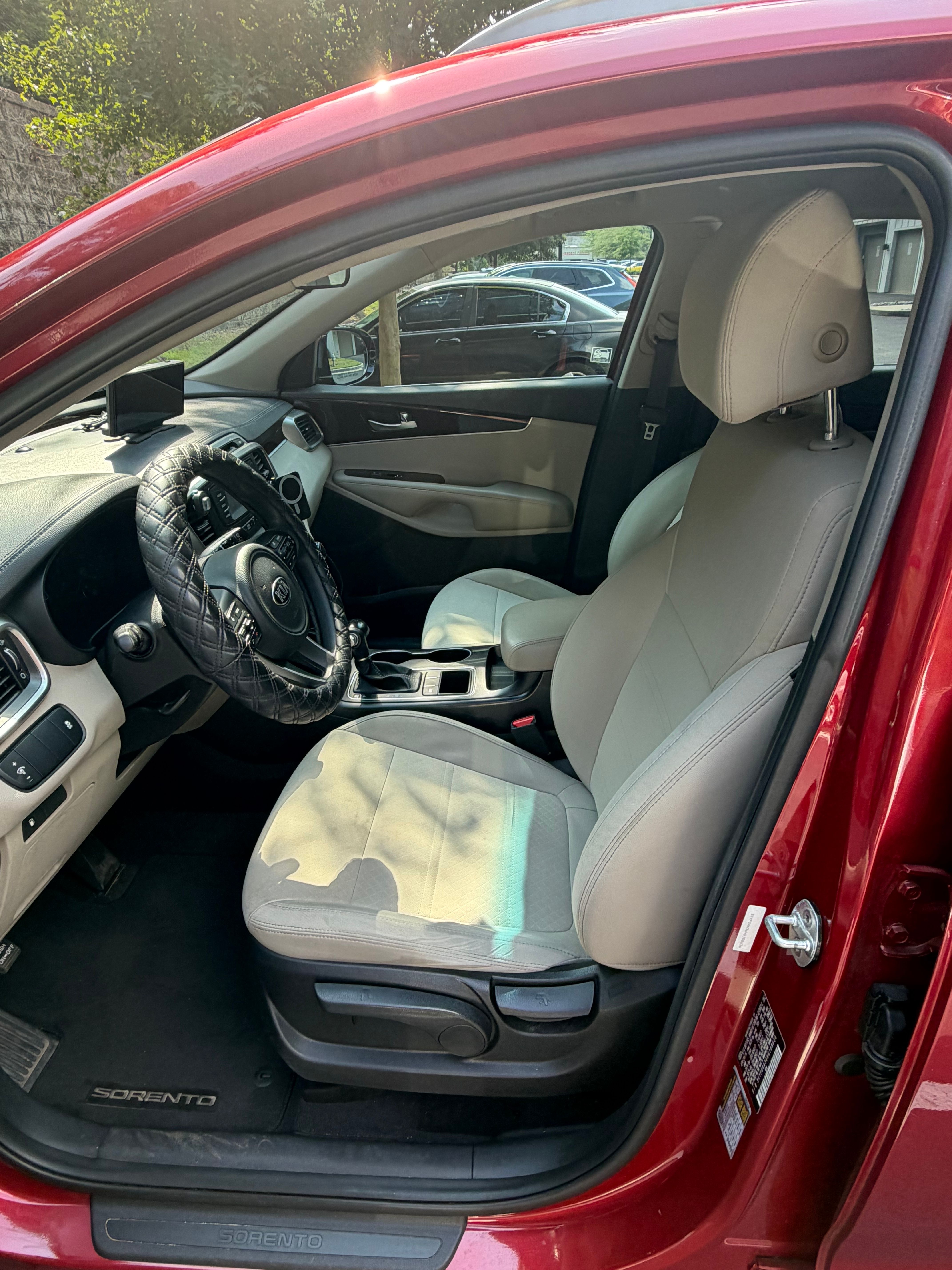 Used 2017 Kia Sorento FWD image 6