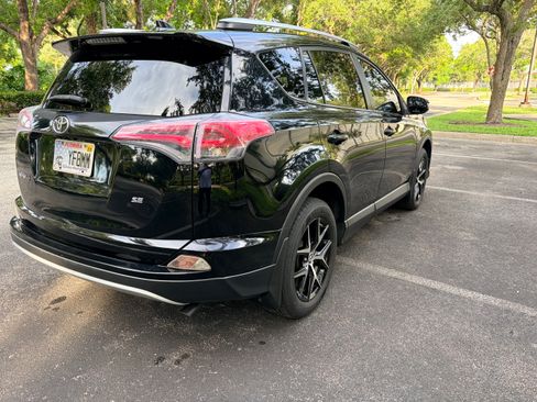 Used 2016 Toyota RAV4 SE FWD image 6
