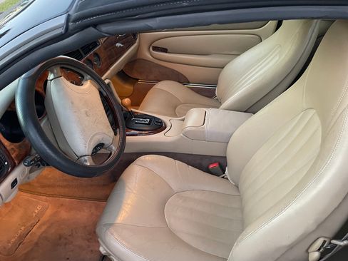 Used 1998 Jaguar XK8 Convertible image 10