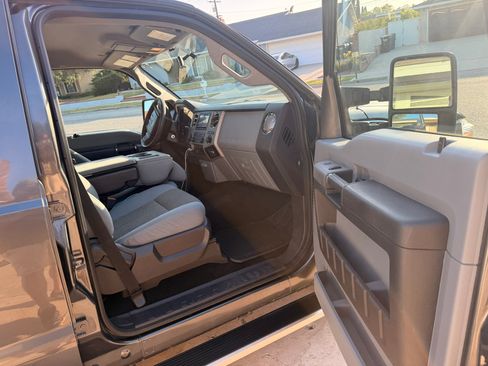 Used 2016 Ford F250 XLT RWD image 12
