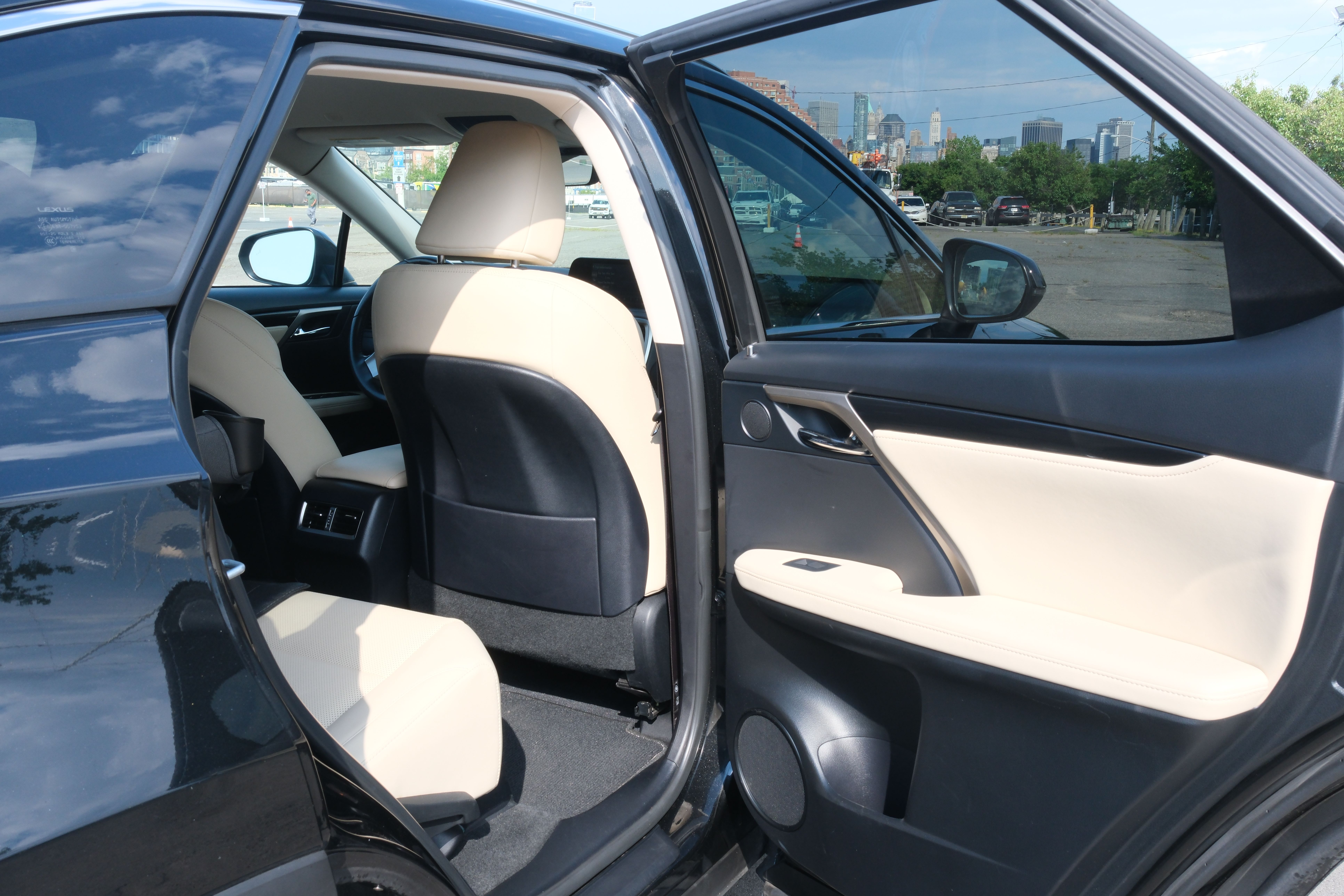Used 2021 Lexus RX 350L AWD w/ Accessory Package image 9