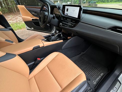 Used 2023 Lexus ES 350 w/ Premium Package image 12