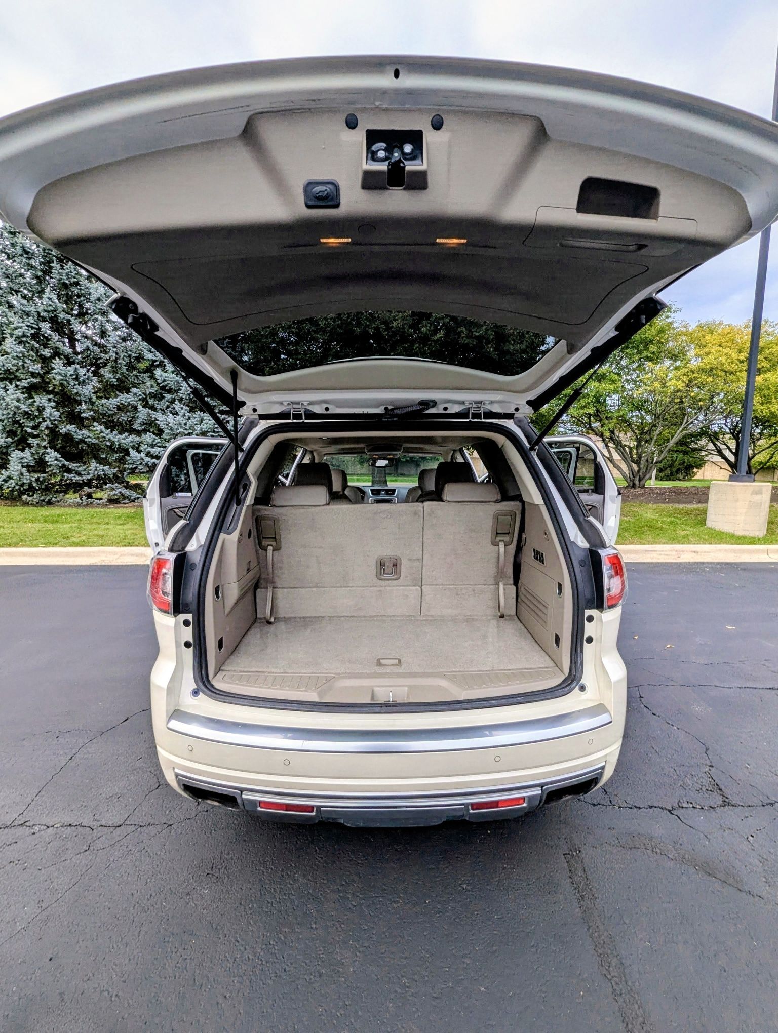 Used 2014 GMC Acadia Denali AWD/4WD image 13
