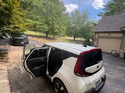 Used 2020 Kia Soul EX FWD image 4