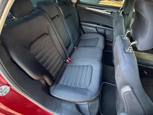 Used 2014 Ford Fusion SE image 11