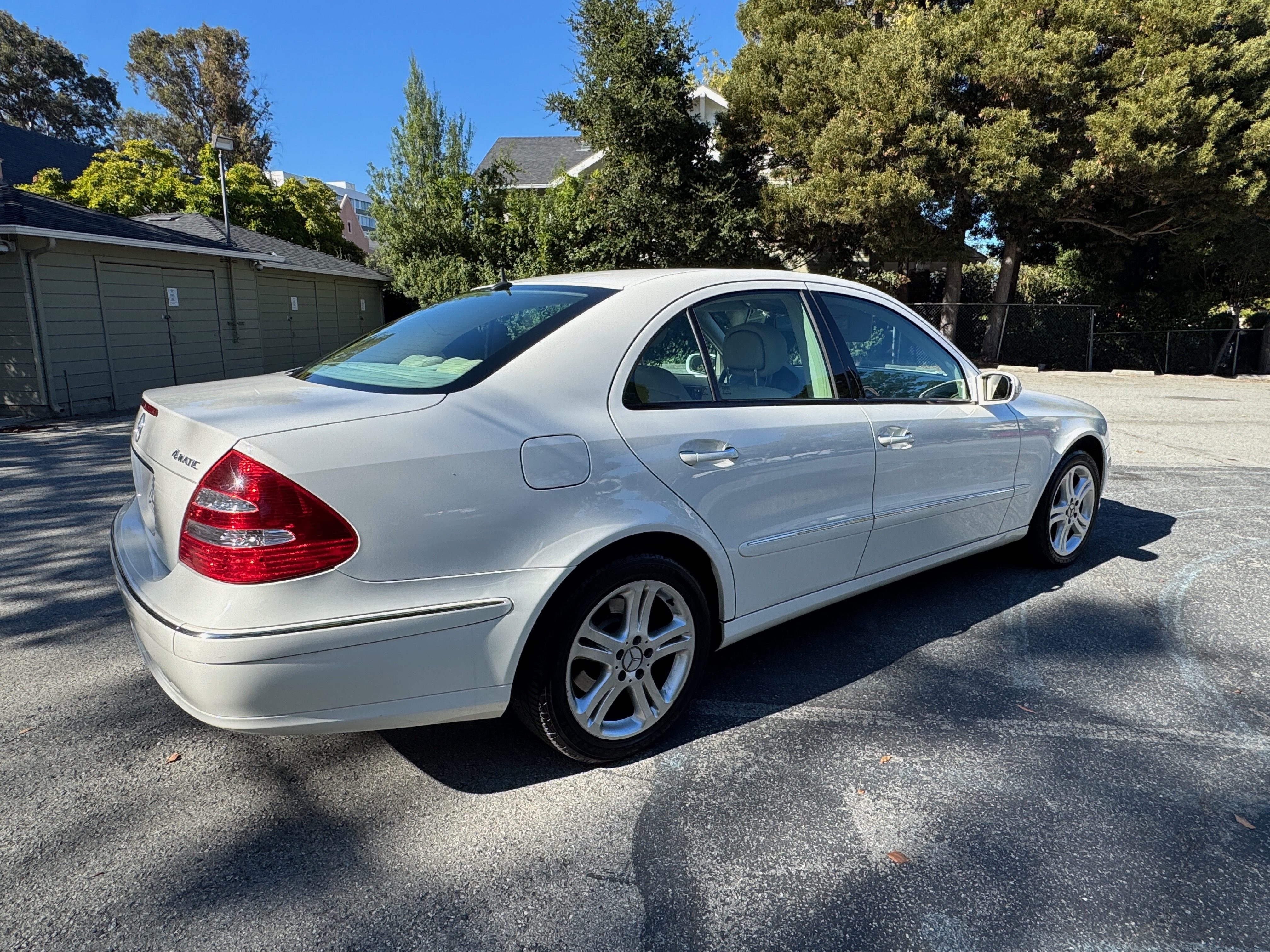 Used 2006 Mercedes-Benz E 350 4MATIC Sedan image 6