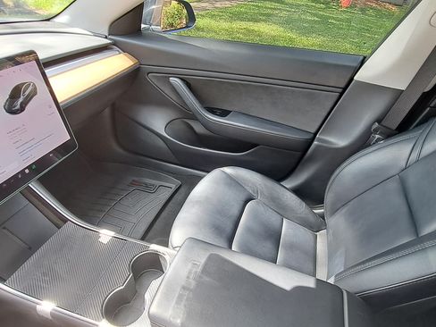 Used 2020 Tesla Model 3 Long Range image 10