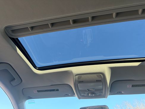 Used 2010 Audi A4 2.0T Premium image 14