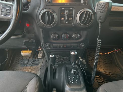 Used 2016 Jeep Wrangler Unlimited Sport image 30