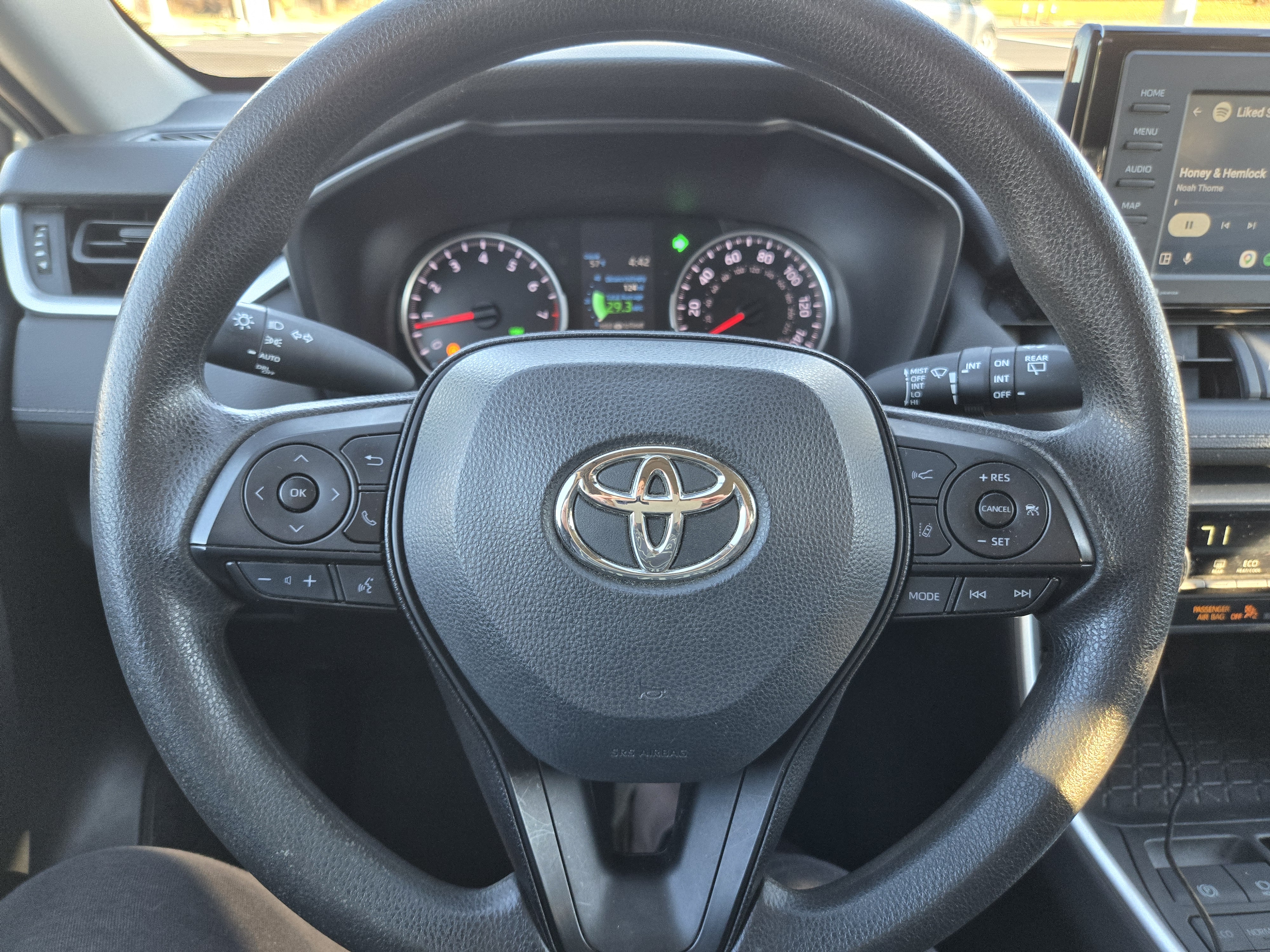 Used 2022 Toyota RAV4 XLE AWD/4WD image 14