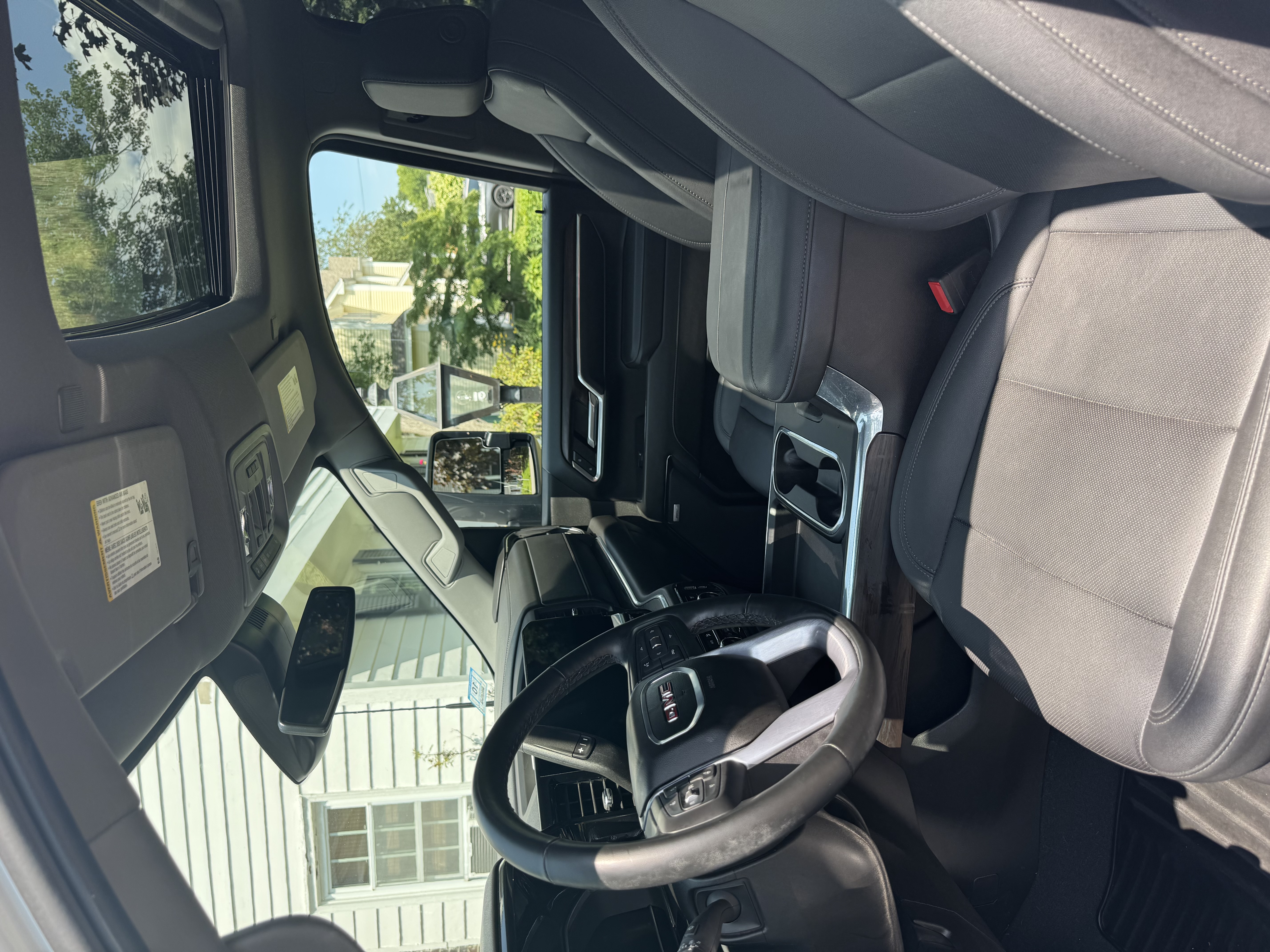 Used 2024 GMC Sierra 2500 SLT w/ SLT Premium Package AWD/4WD image 9