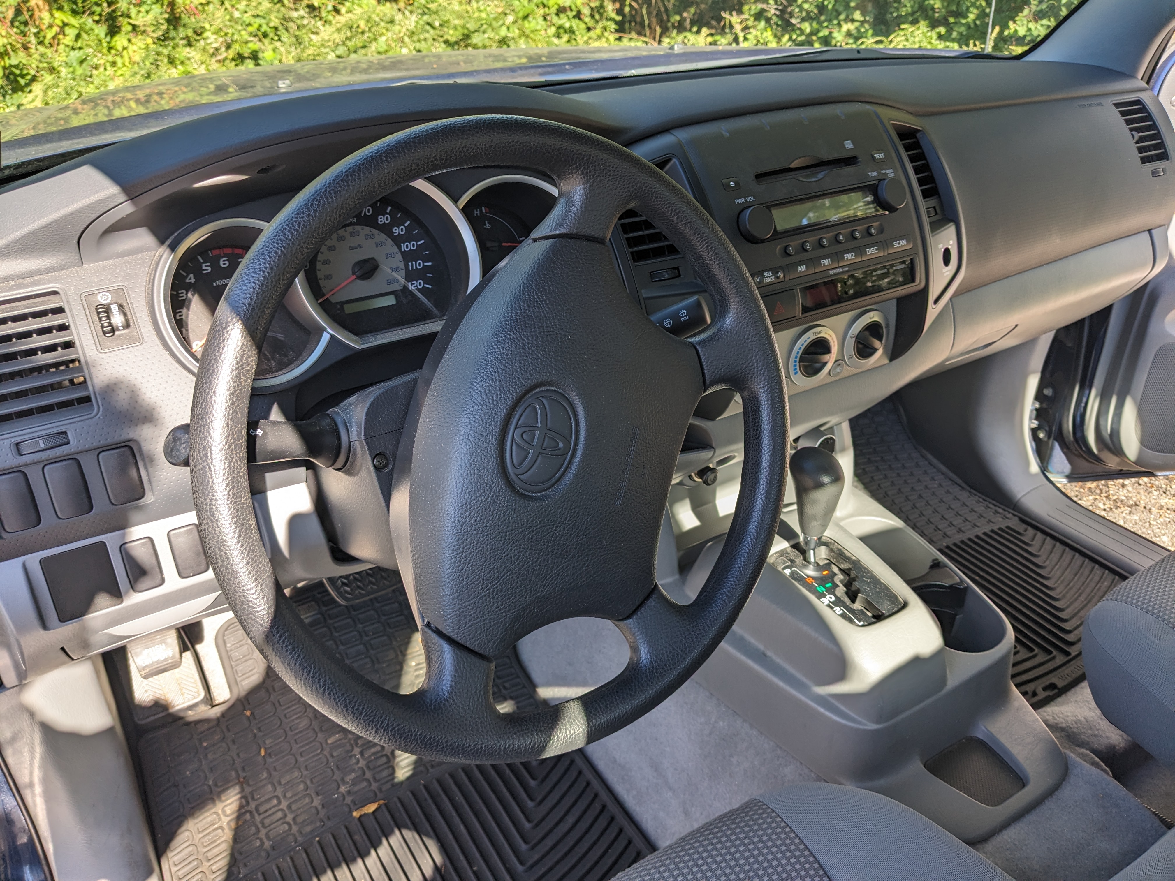 Used 2005 Toyota Tacoma 2WD Regular Cab image 4