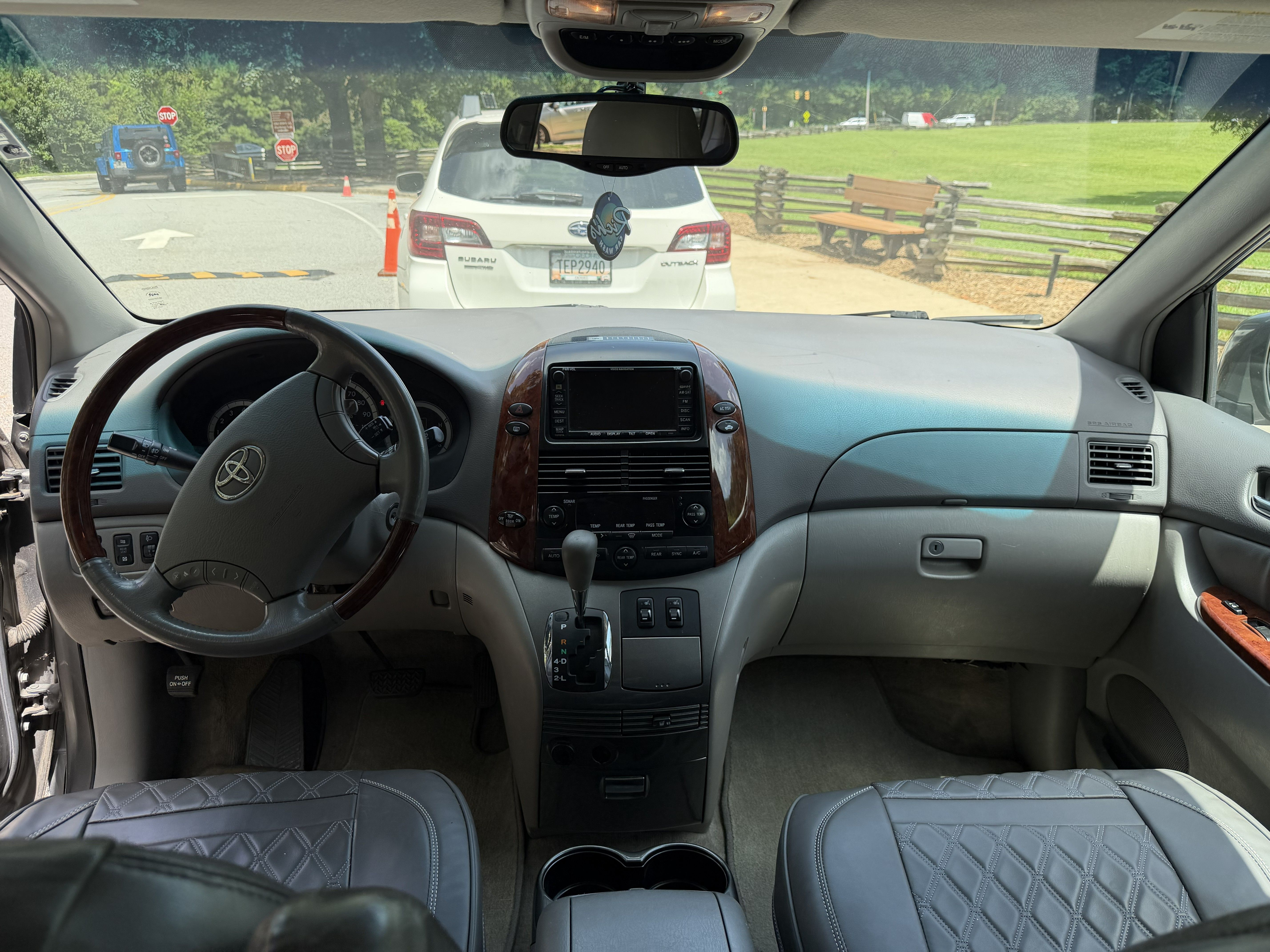 Used 2005 Toyota Sienna XLE Limited w/ XLE Limited Pkg 2 AWD/4WD image 11