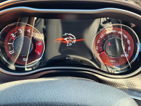 Used 2017 Dodge Challenger SRT Hellcat RWD image 15