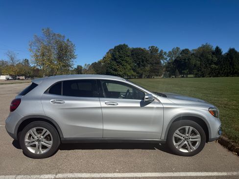 Used 2019 Mercedes-Benz GLA 250 4MATIC image 5